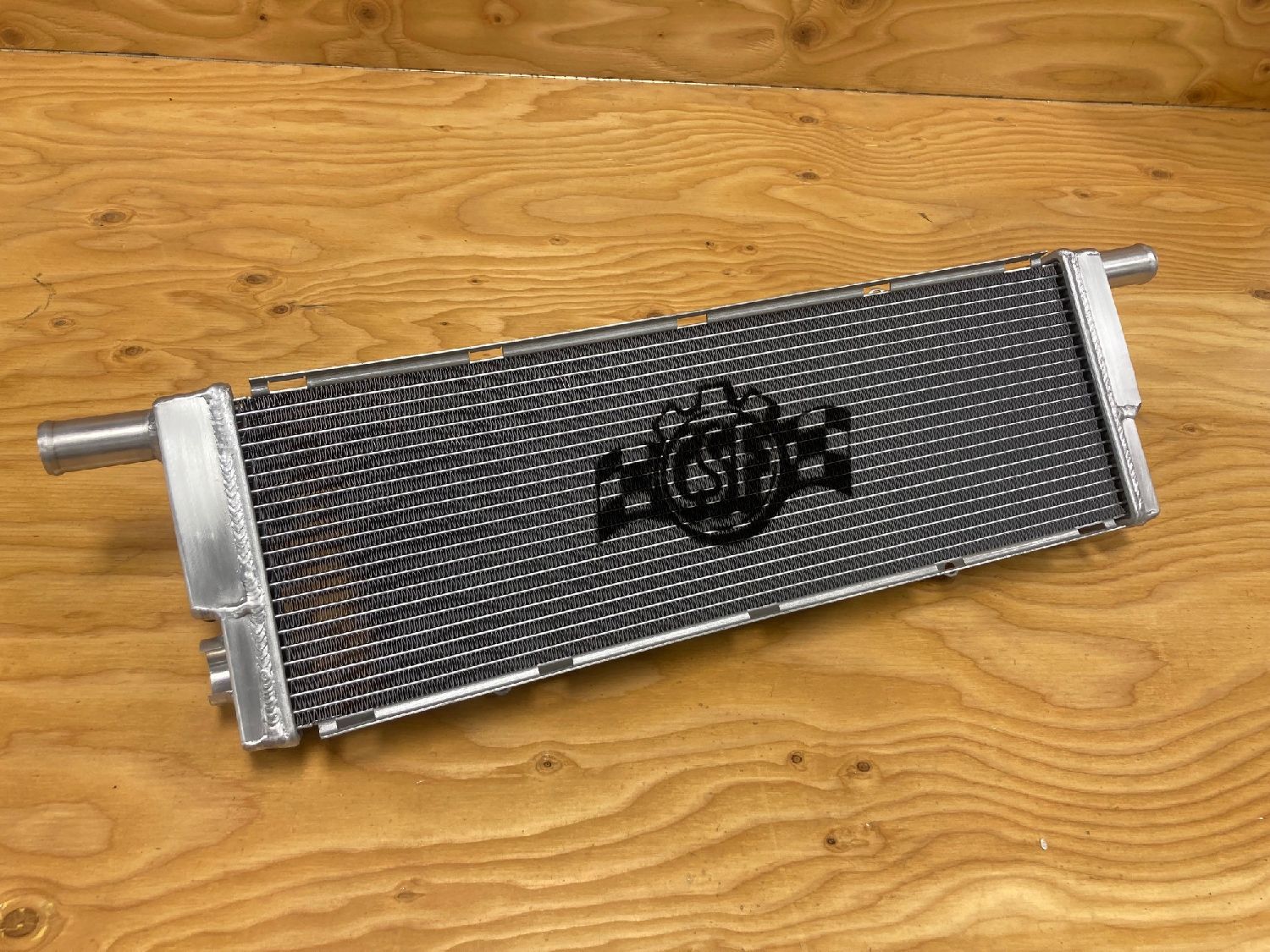 Aluminum radiator CSF center